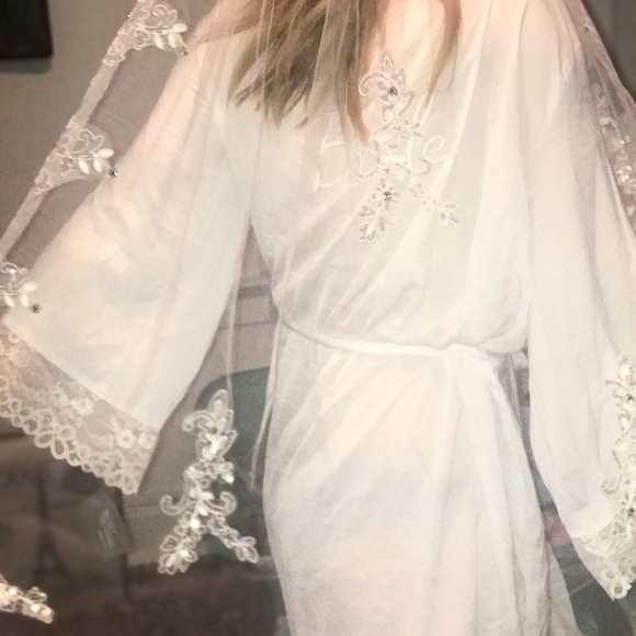 Accessories - BRAND NEW WEDDING VEIL
